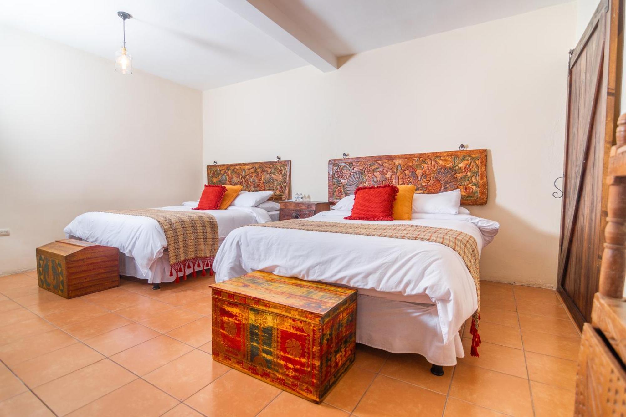Santa Margarita Bed & Breakfast Antigua Exterior photo